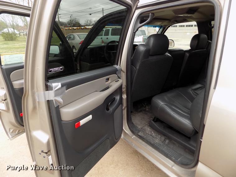 image for item DE1159 2001 Chevrolet Suburban C1500 SUV