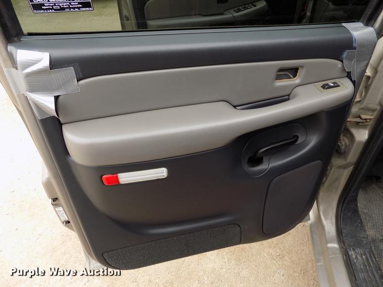 image for item DE1159 2001 Chevrolet Suburban C1500 SUV