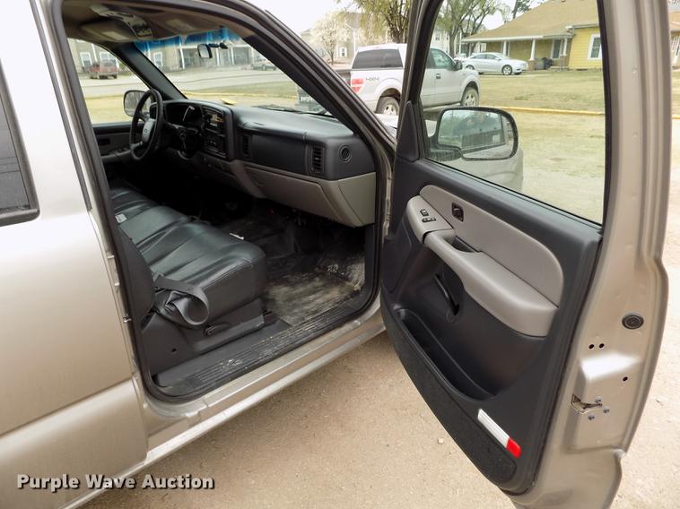 image for item DE1159 2001 Chevrolet Suburban C1500 SUV