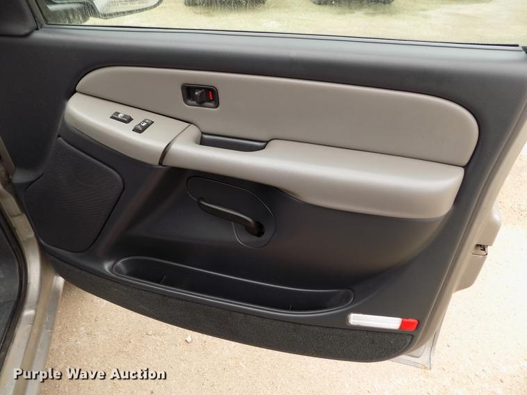 image for item DE1159 2001 Chevrolet Suburban C1500 SUV