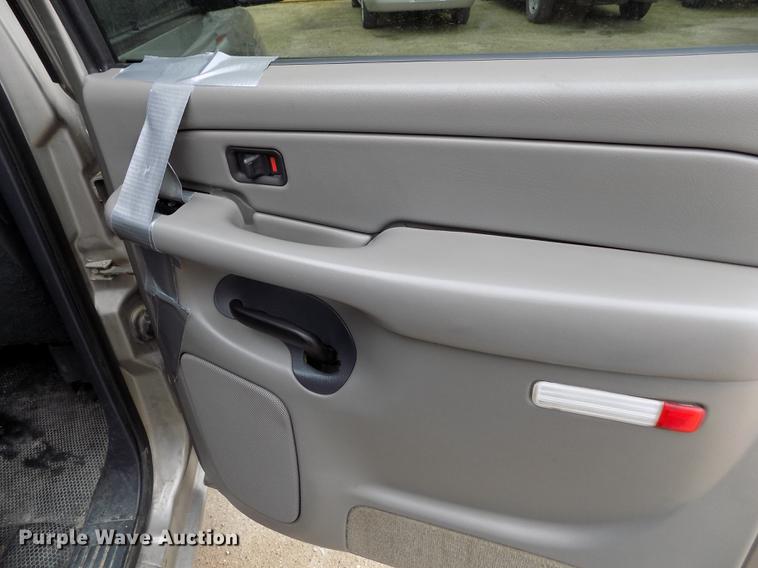 image for item DE1159 2001 Chevrolet Suburban C1500 SUV