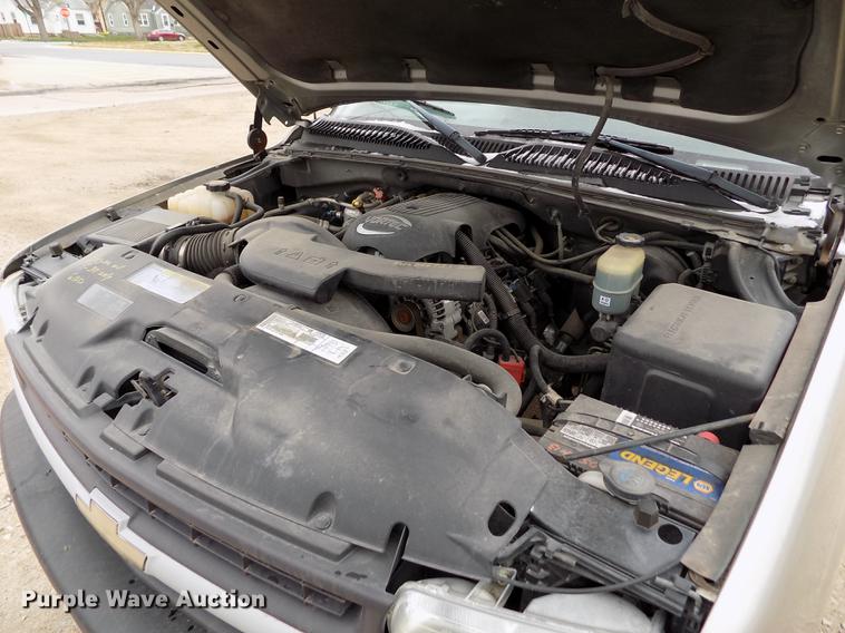 image for item DE1159 2001 Chevrolet Suburban C1500 SUV