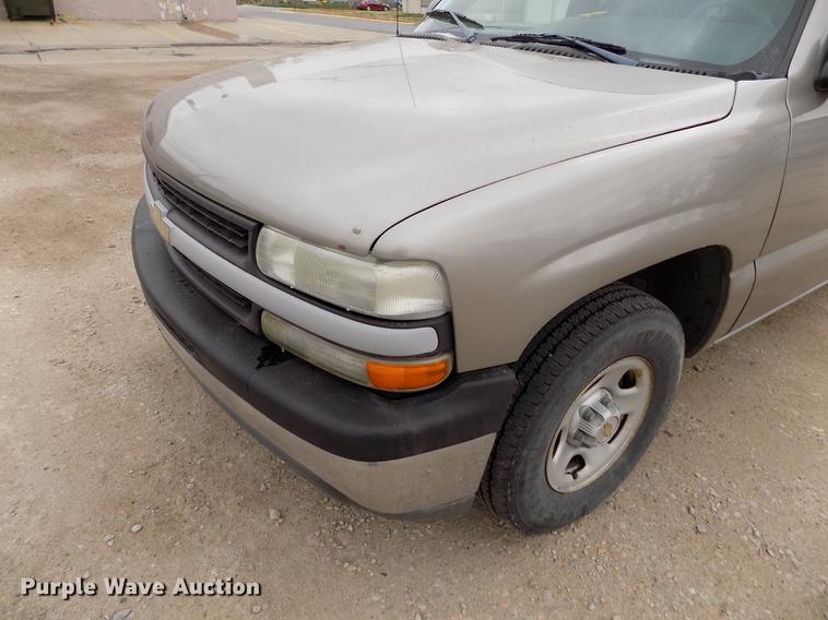 image for item DE1159 2001 Chevrolet Suburban C1500 SUV