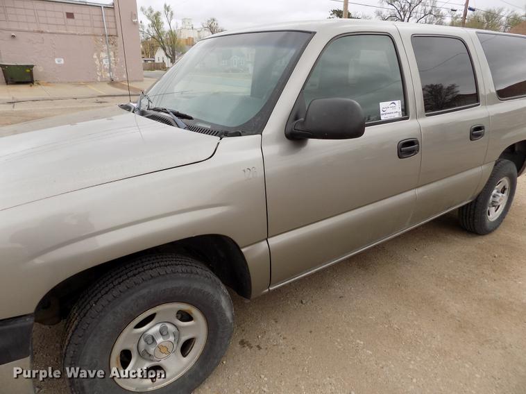 image for item DE1159 2001 Chevrolet Suburban C1500 SUV