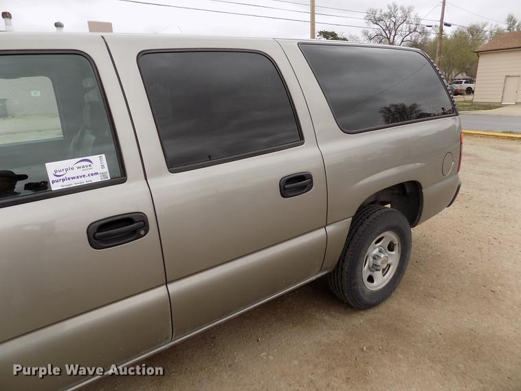 image for item DE1159 2001 Chevrolet Suburban C1500 SUV