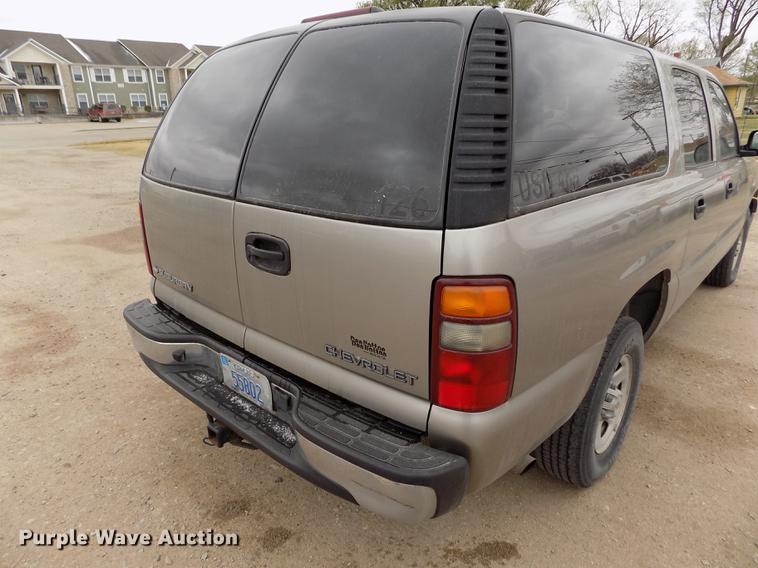 image for item DE1159 2001 Chevrolet Suburban C1500 SUV