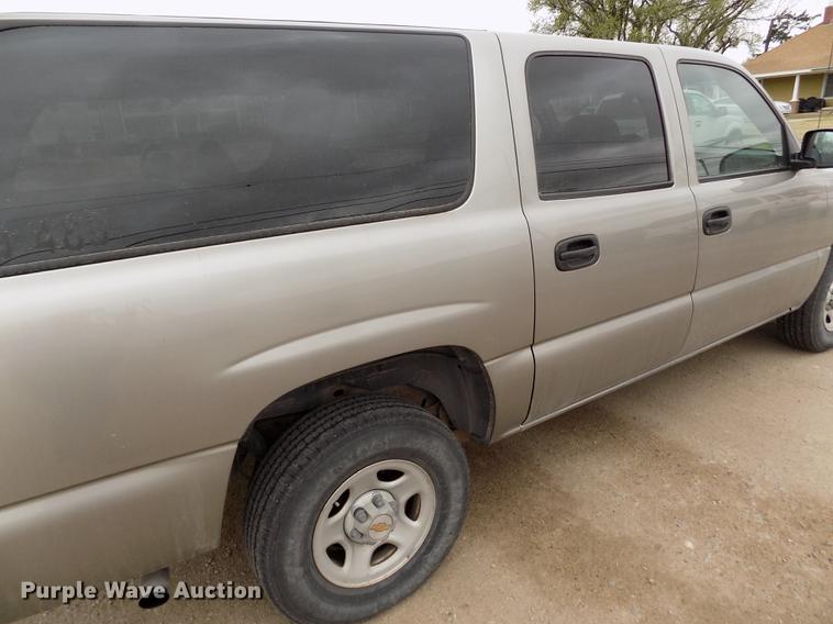 image for item DE1159 2001 Chevrolet Suburban C1500 SUV