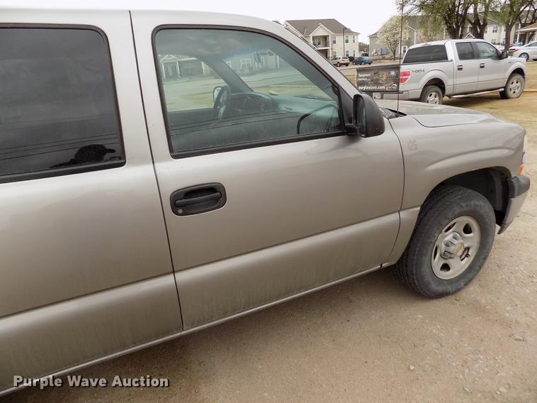 image for item DE1159 2001 Chevrolet Suburban C1500 SUV