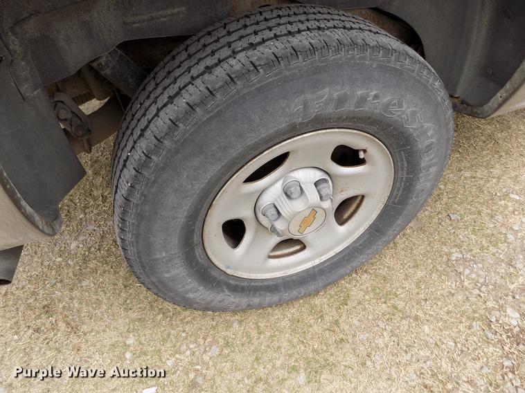 image for item DE1159 2001 Chevrolet Suburban C1500 SUV