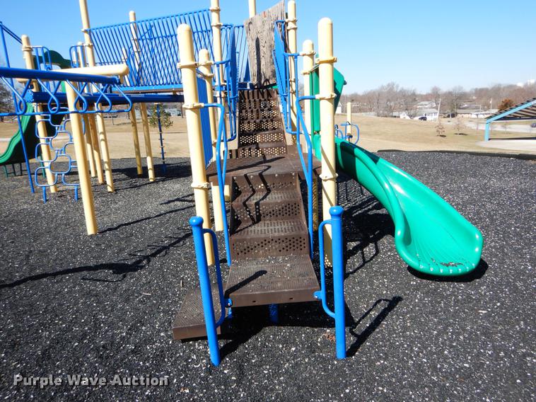 image for item DE6073 Playground equipment