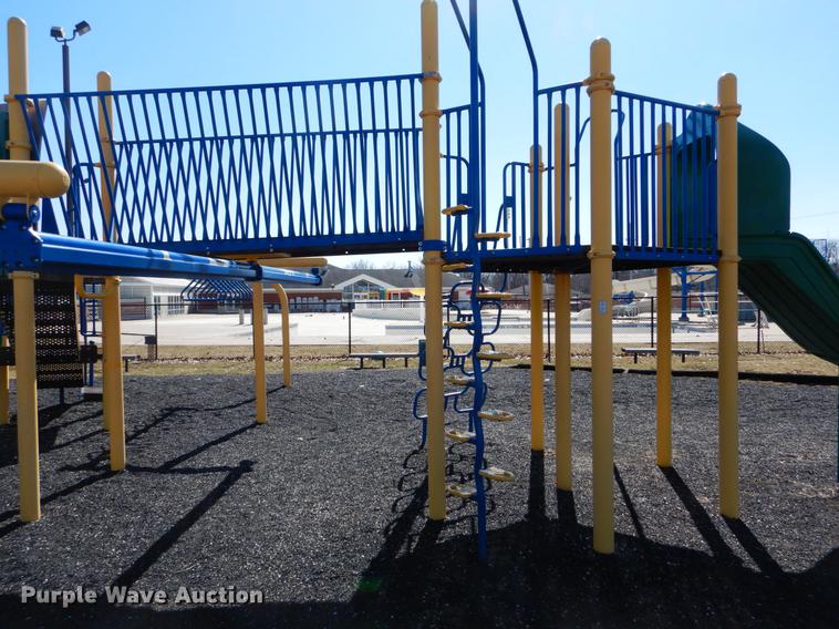 image for item DE6073 Playground equipment