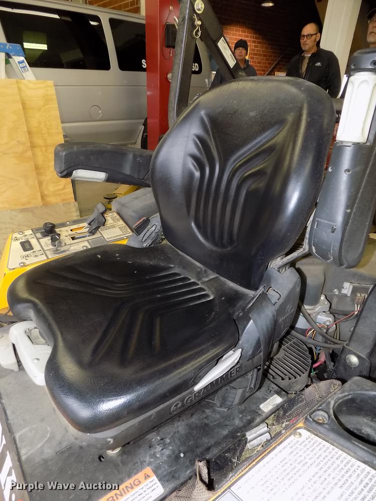 image for item DE7643 Cub Cadet ZTR lawn mower