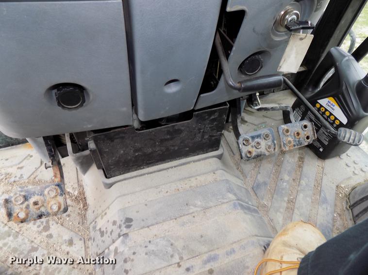 image for item DE7644 2006 Montana N41 MFWD tractor