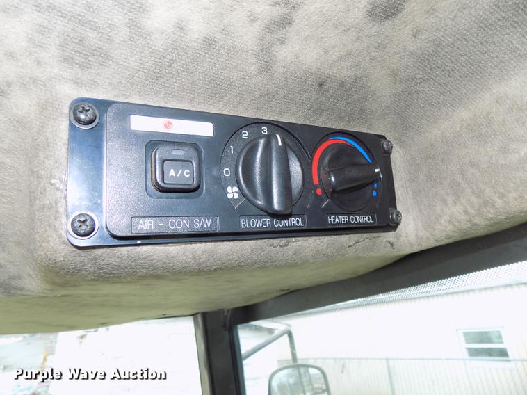 image for item DE7644 2006 Montana N41 MFWD tractor