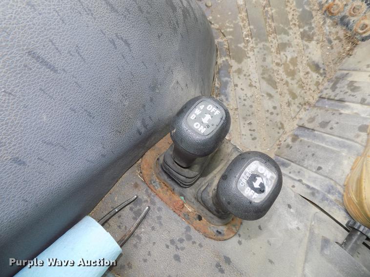 image for item DE7644 2006 Montana N41 MFWD tractor