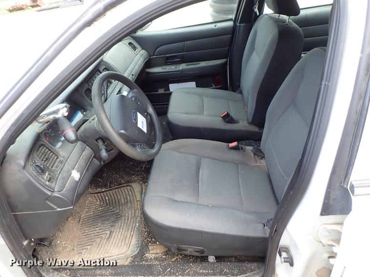 image for item DF1004 2008 Ford Crown Victoria Police Interceptor