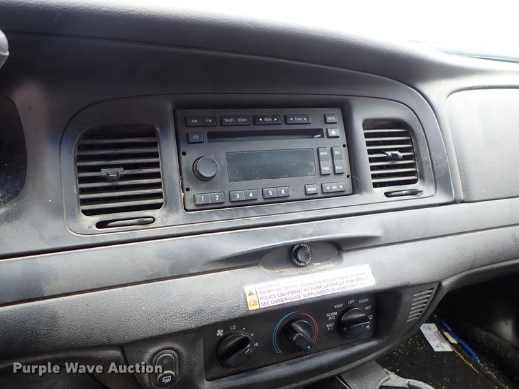 image for item DF1004 2008 Ford Crown Victoria Police Interceptor