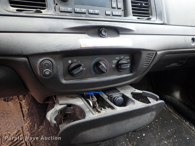 image for item DF1004 2008 Ford Crown Victoria Police Interceptor