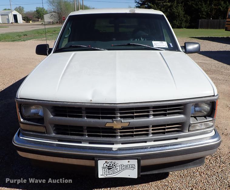 image for item DF1120 1997 Chevrolet Suburban C1500 SUV