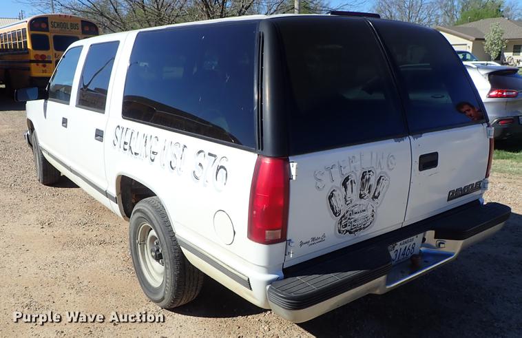 image for item DF1120 1997 Chevrolet Suburban C1500 SUV