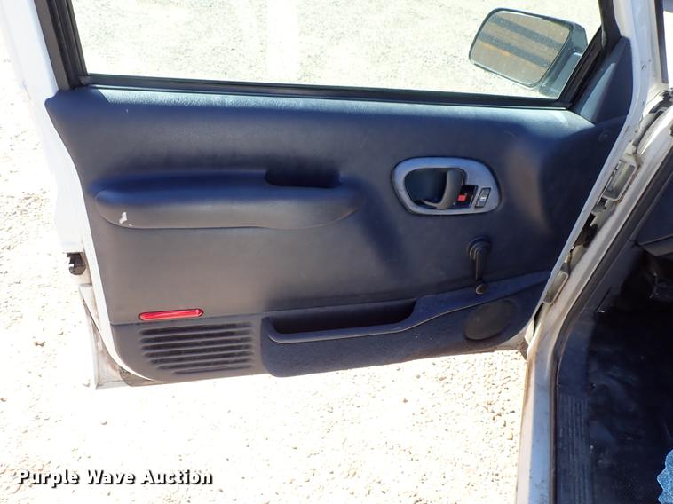 image for item DF1120 1997 Chevrolet Suburban C1500 SUV