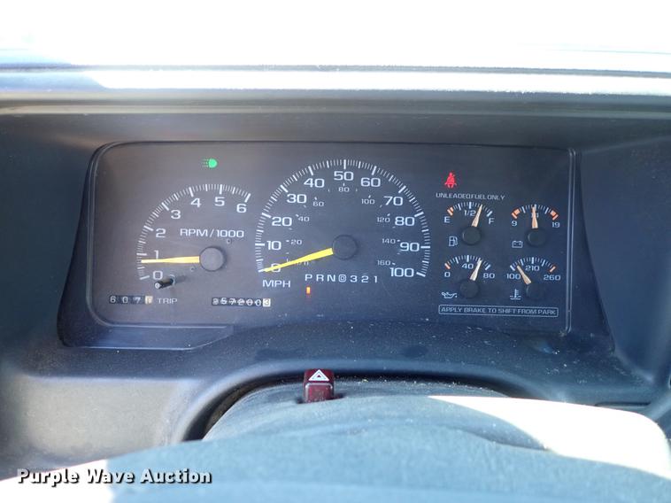 image for item DF1120 1997 Chevrolet Suburban C1500 SUV