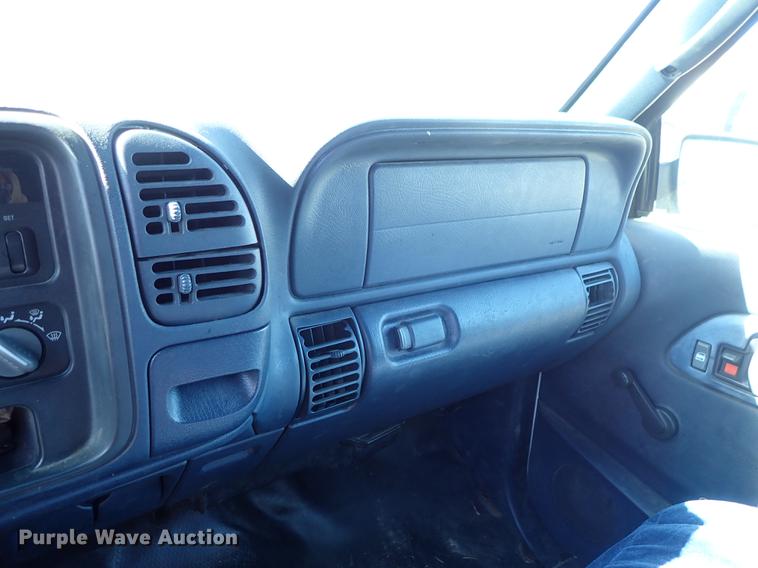 image for item DF1120 1997 Chevrolet Suburban C1500 SUV