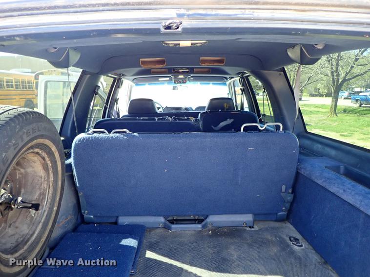 image for item DF1120 1997 Chevrolet Suburban C1500 SUV