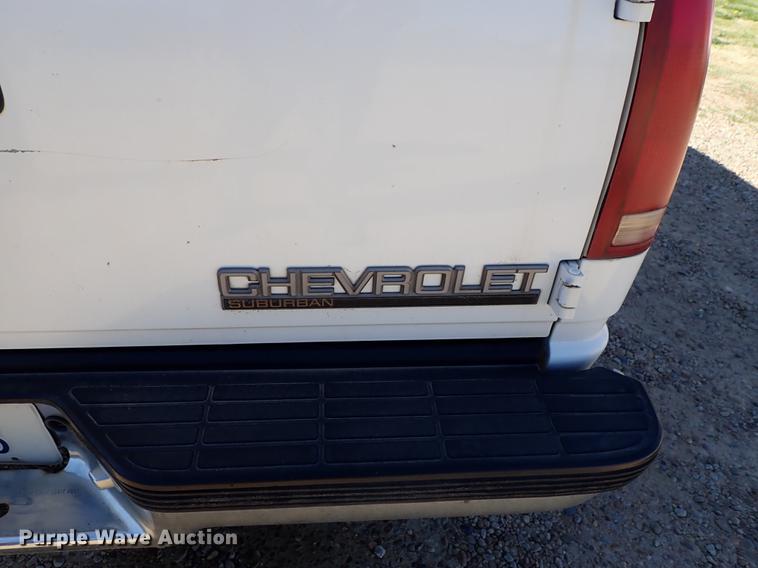 image for item DF1120 1997 Chevrolet Suburban C1500 SUV