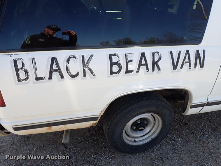 image for item DF1120 1997 Chevrolet Suburban C1500 SUV