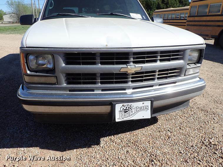 image for item DF1120 1997 Chevrolet Suburban C1500 SUV