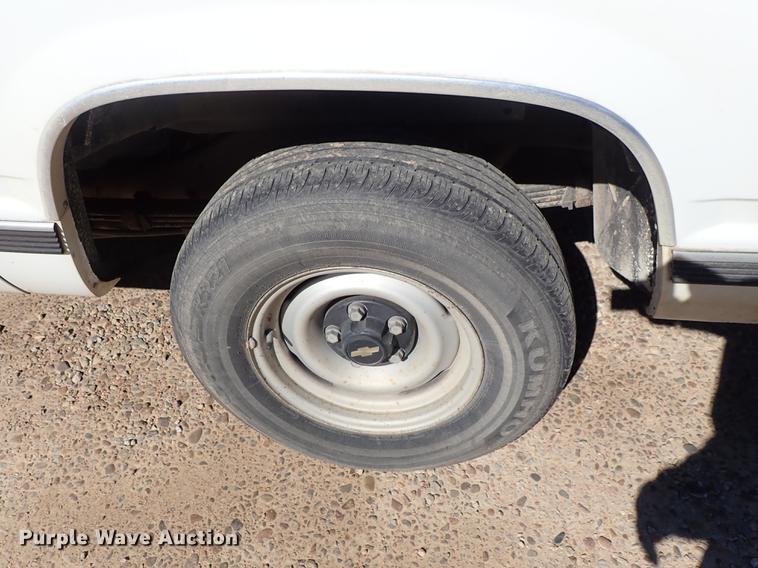 image for item DF1120 1997 Chevrolet Suburban C1500 SUV