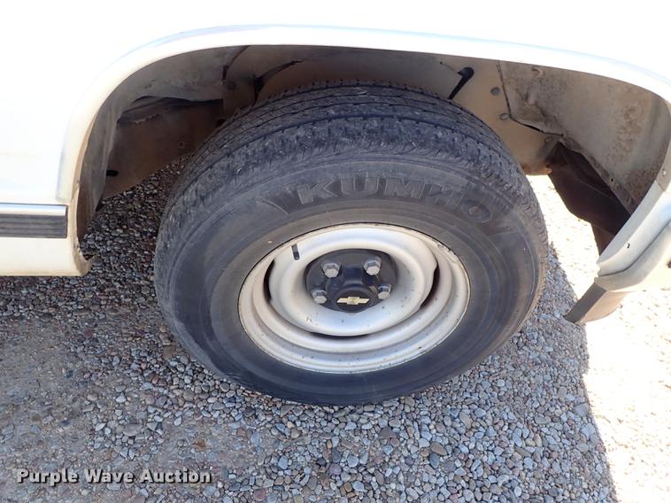 image for item DF1120 1997 Chevrolet Suburban C1500 SUV