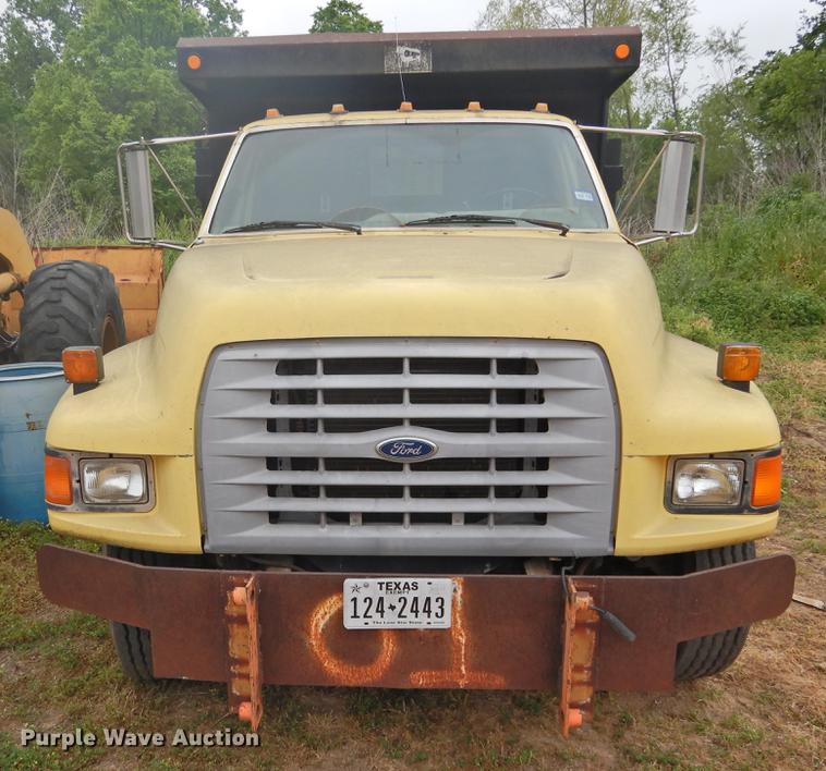 image for item DF2549 1998 Ford F700 dump truck