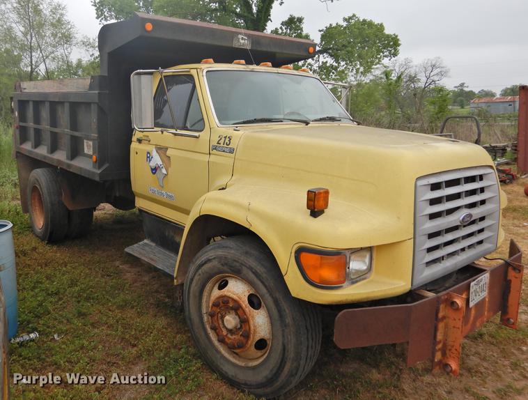 image for item DF2549 1998 Ford F700 dump truck