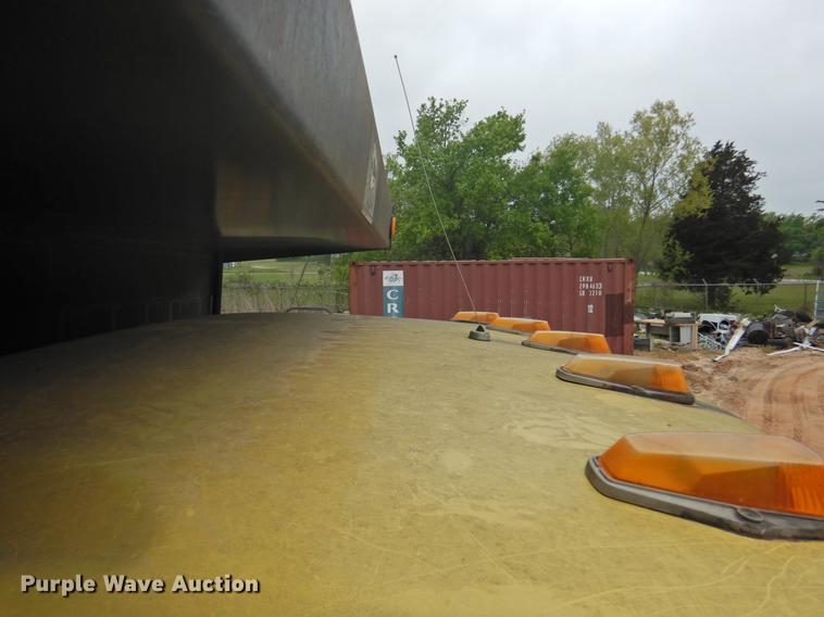 image for item DF2549 1998 Ford F700 dump truck