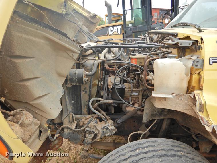 image for item DF2549 1998 Ford F700 dump truck