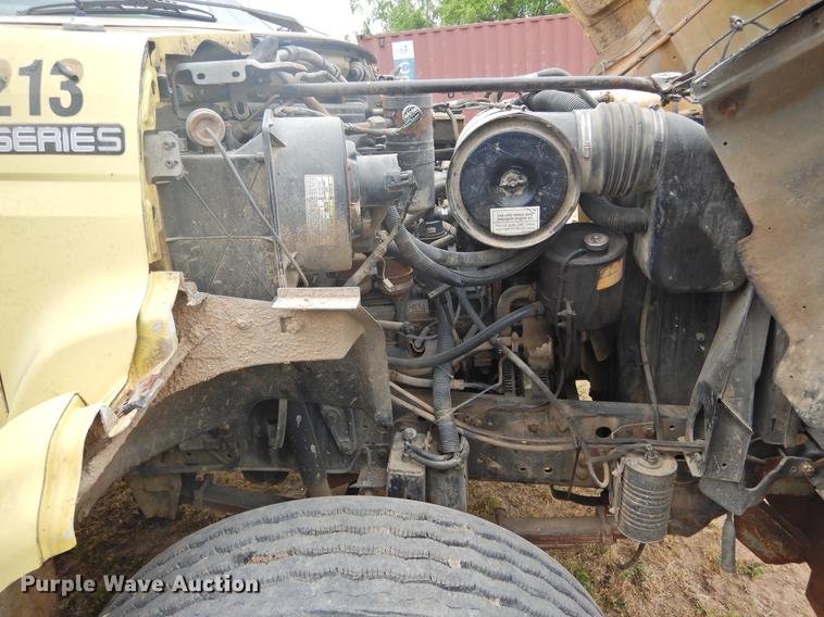image for item DF2549 1998 Ford F700 dump truck