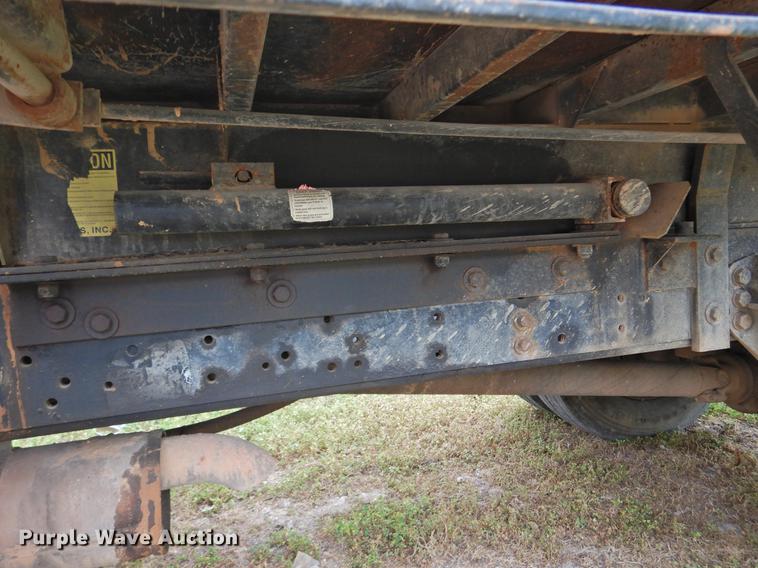 image for item DF2549 1998 Ford F700 dump truck