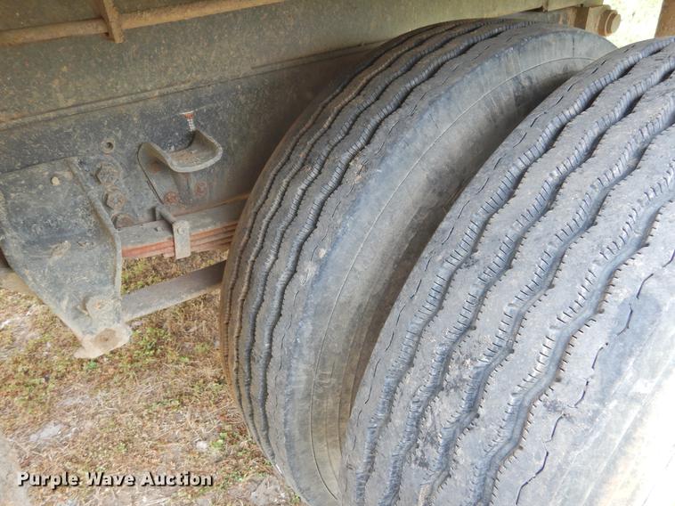 image for item DF2549 1998 Ford F700 dump truck