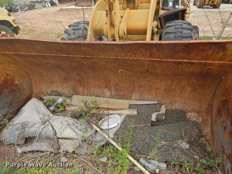 image for item DF2550 2000 Caterpillar 928G wheel loader