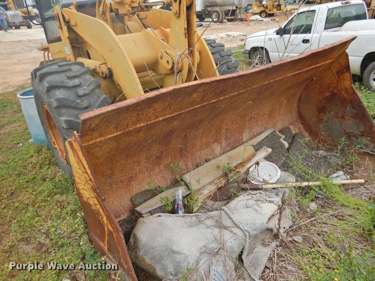 image for item DF2550 2000 Caterpillar 928G wheel loader
