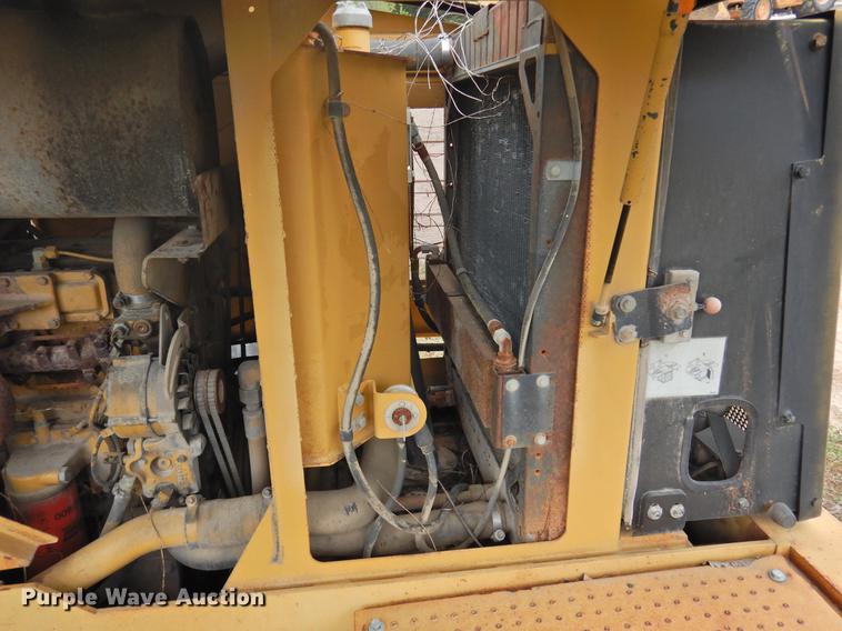 image for item DF2550 2000 Caterpillar 928G wheel loader
