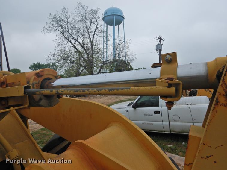 image for item DF2550 2000 Caterpillar 928G wheel loader