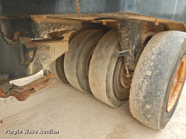 image for item DF2555 1990 Hyster C530A pneumatic roller