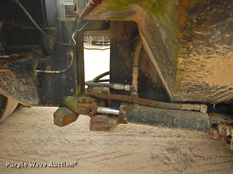 image for item DF2555 1990 Hyster C530A pneumatic roller