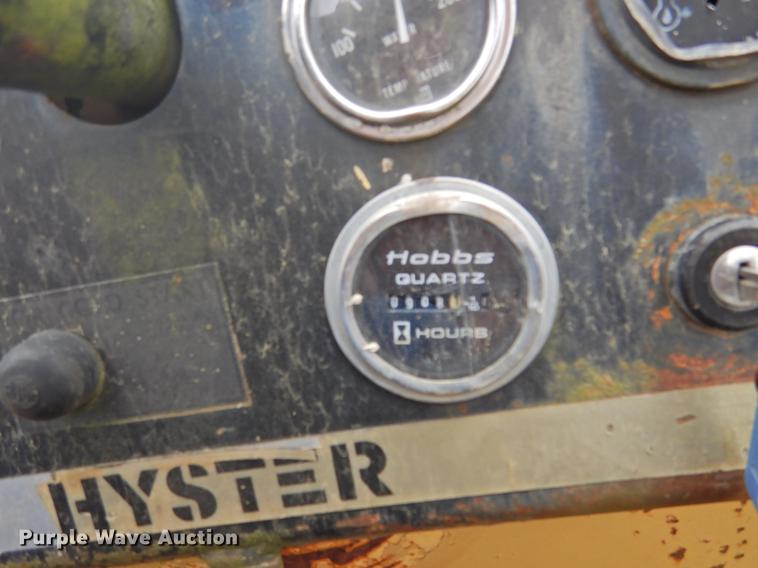 image for item DF2555 1990 Hyster C530A pneumatic roller