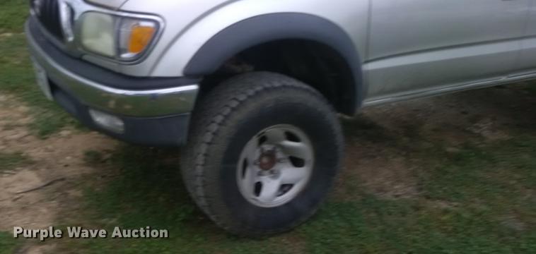 image for item DF2557 2002 Toyota Tacoma Double Cab pickup truck