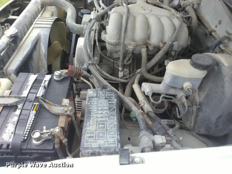 image for item DF2557 2002 Toyota Tacoma Double Cab pickup truck