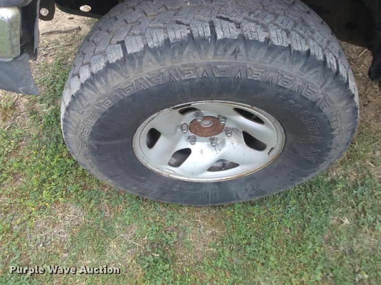 image for item DF2557 2002 Toyota Tacoma Double Cab pickup truck